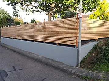 Zaun aus sibirischer Lärche Rhombusleisten