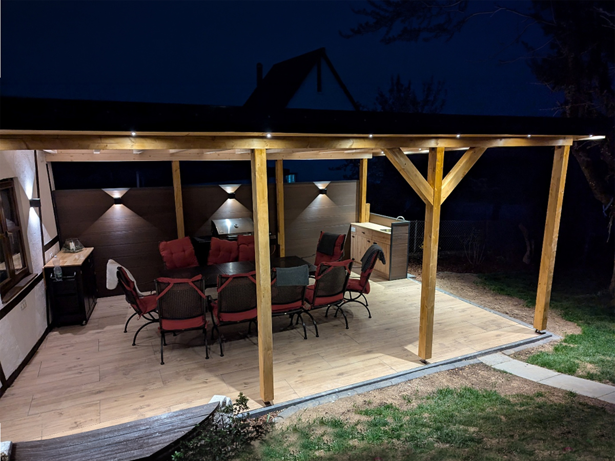 Terrassenüberdachung aus BSH und KVH 