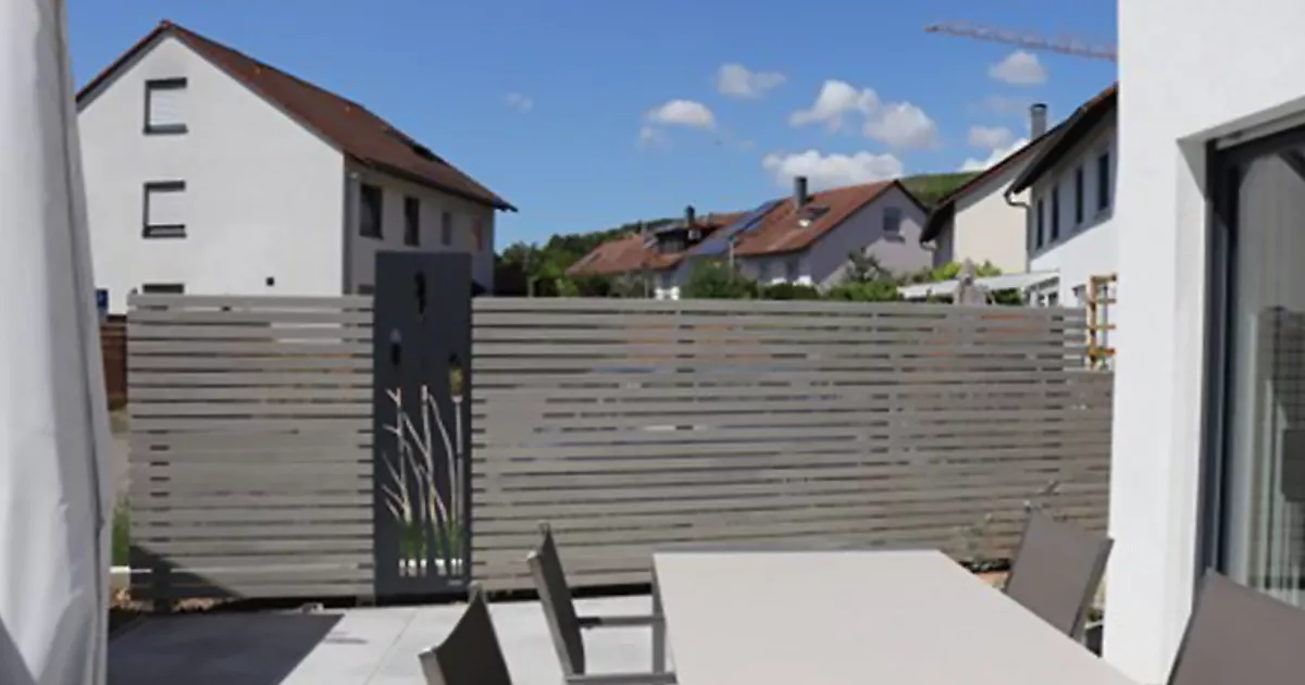 Rhombusleisten als Sichtschutzzaun